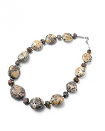 paris-france-amber-beads-818-1