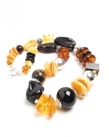 paris-france-amber-beads-945-3